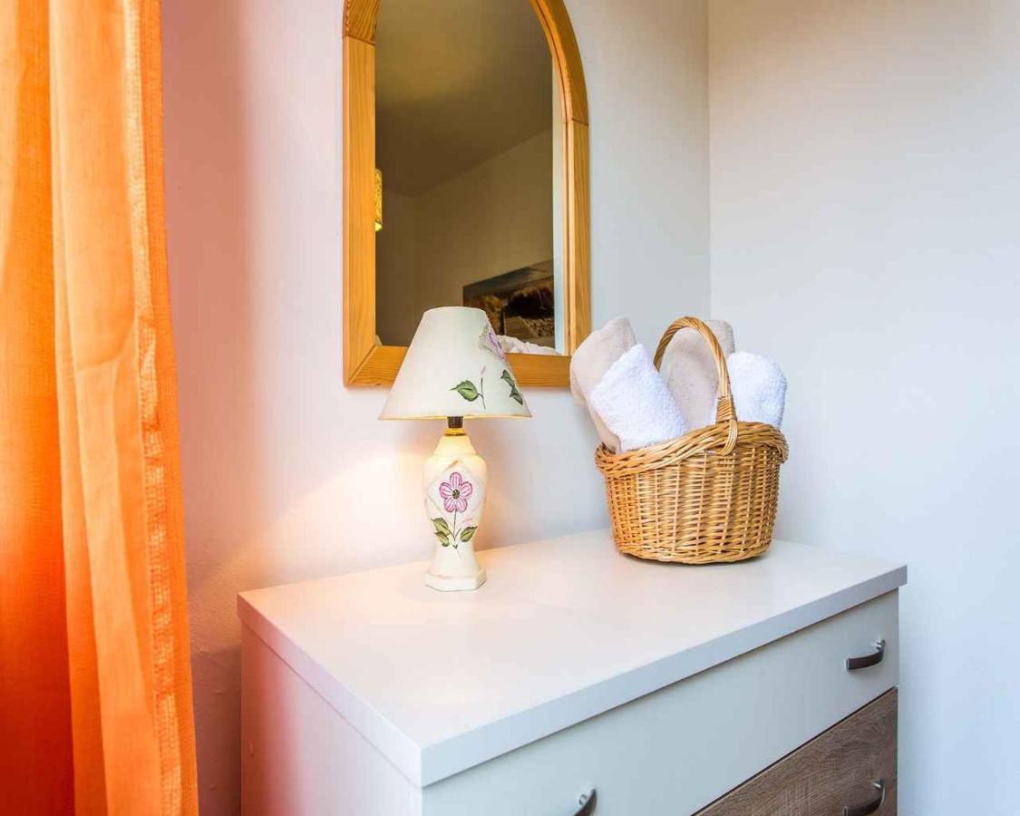 Apartment In Vrbnik/Insel Krk 36873 ภายนอก รูปภาพ