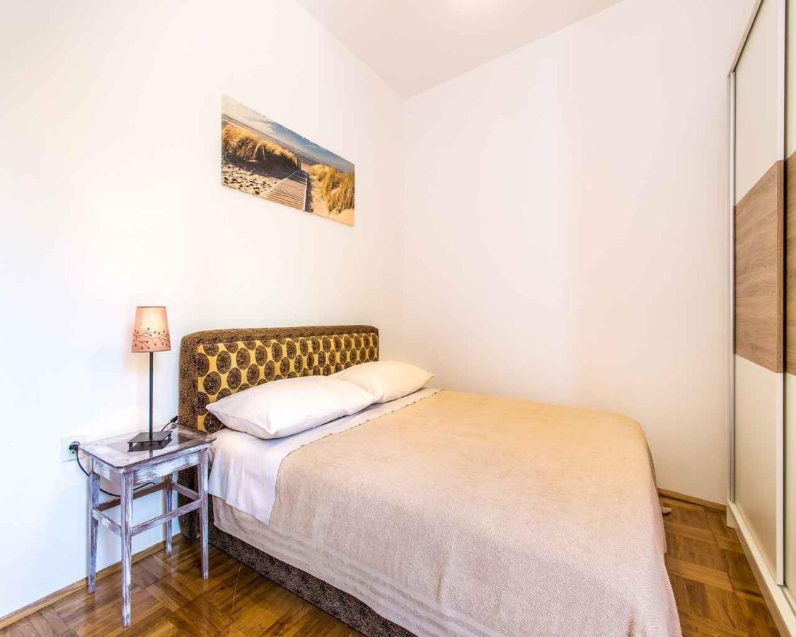 Apartment In Vrbnik/Insel Krk 36873 ภายนอก รูปภาพ