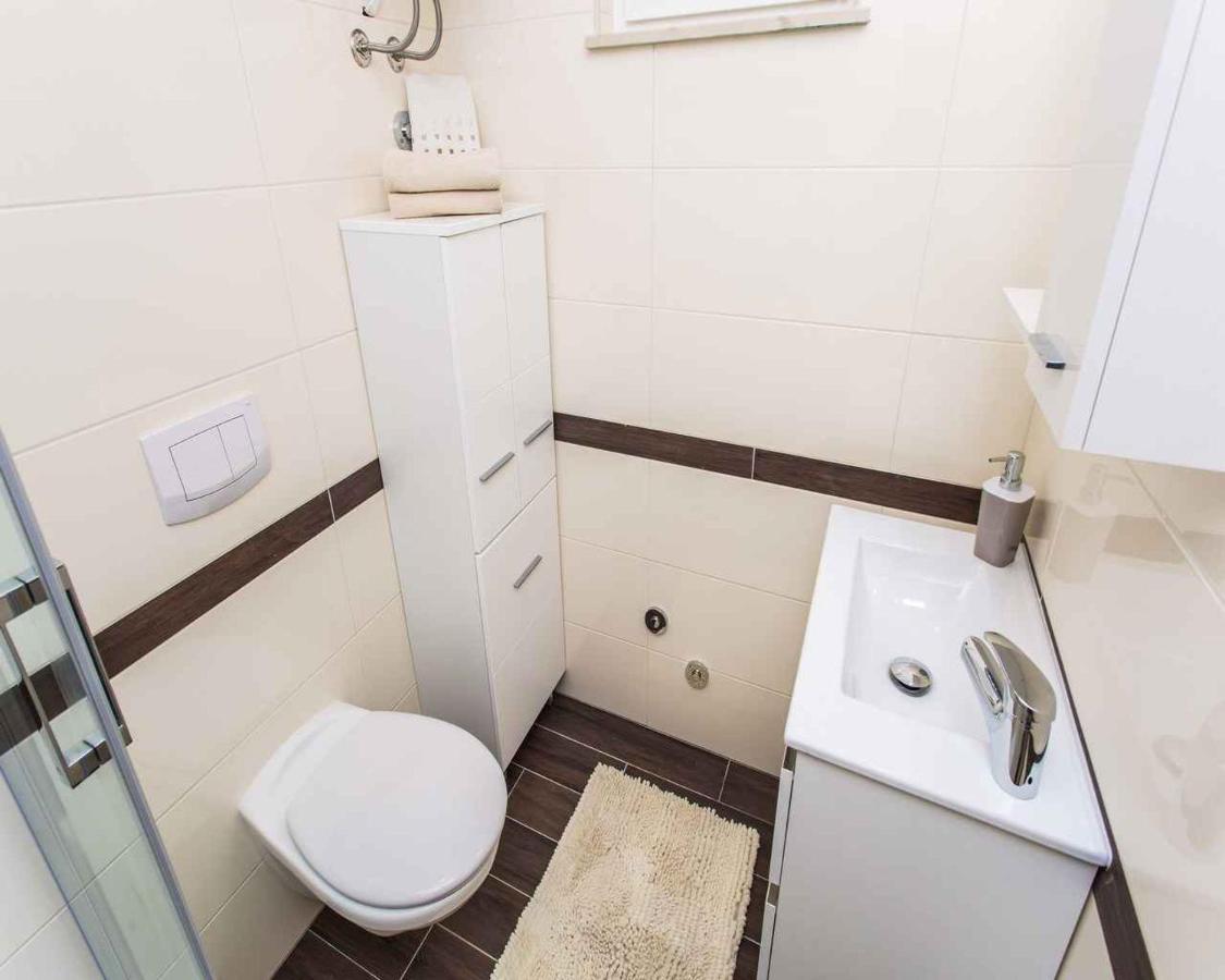 Apartment In Vrbnik/Insel Krk 36873 ภายนอก รูปภาพ